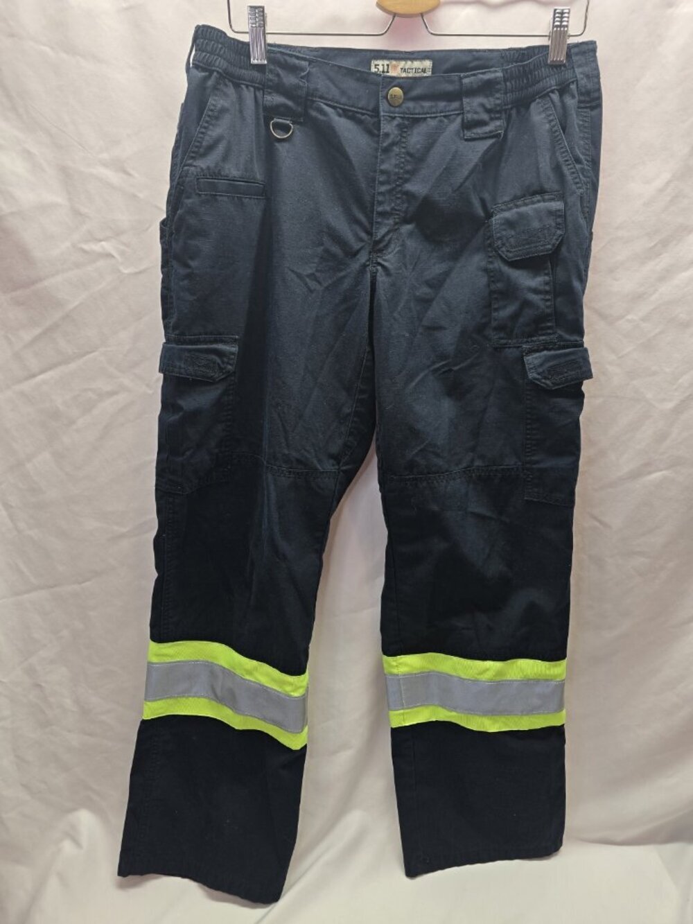 5.11 Tactical Women's Utility Cargo Pants Size 14 Navy Reflective Safety Work.